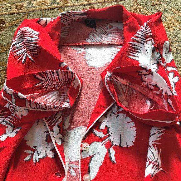 Bright Red Leaf-Print Hawaiian Crop Button-Down Shirt by Forever21 - Size Small - Picture 9 of 16